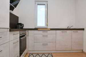 Wunderschöne und modern möblierte Wohnung mit Stellplatz in Zuffenhausen – Die vollständige Adresse der Immobilie erhältst du vom Anbieter., 70435 Zuffenhausen-Mitte, Stuttgart – Vorschaubild 11