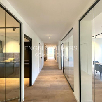 Großzügiges Büro nahe Rennbahnstraße