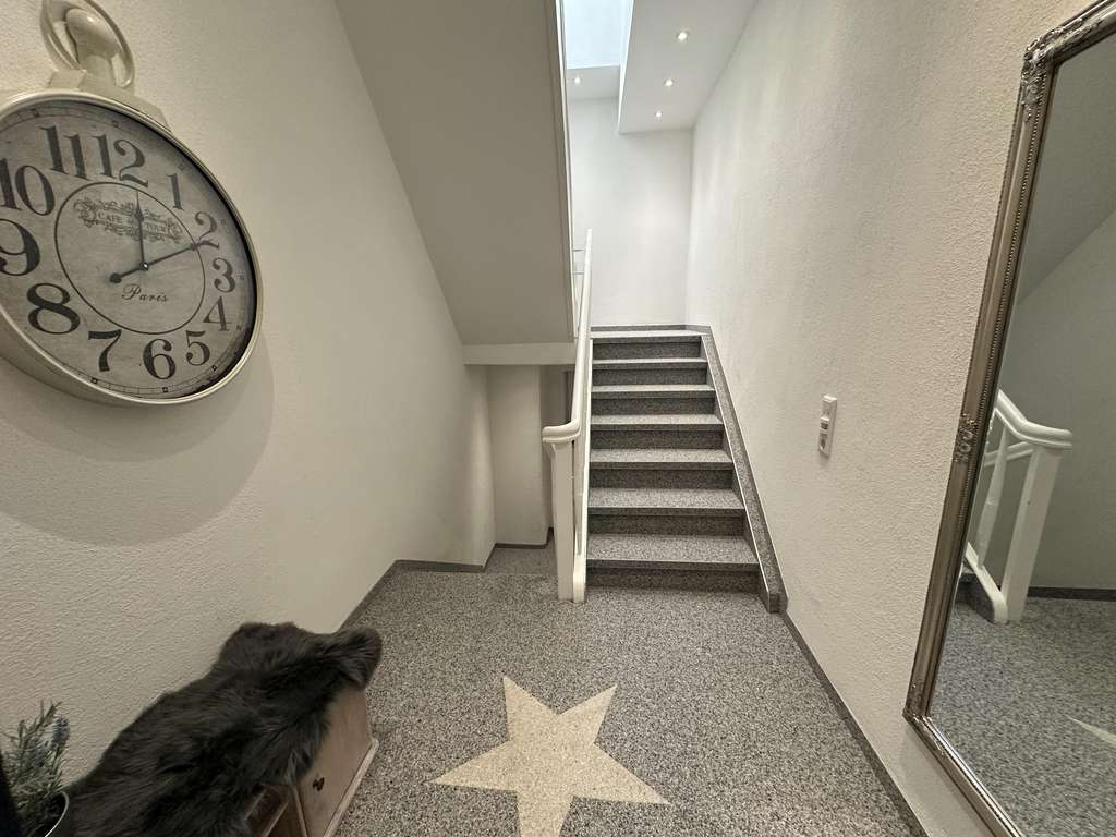 Immobilie in Bad Driburg - ***Modernisiertes Wohn- u. Geschäftshaus in Bad Driburg*** - Bild 2