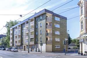 Zentral gelegene 1-Zimmer-Balkonwohnung mit neuem Wannenbad und Vinylboden
