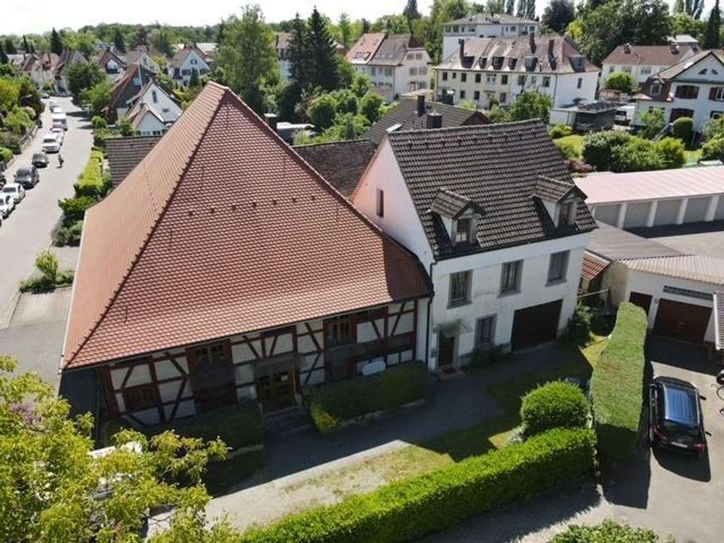 Immobilie in Konstanz - Denkmalgeschütztes 8-Familienhaus  in bester Lage von Konstanz-Königsbau mit Ausbaupotenzial - Bild 2