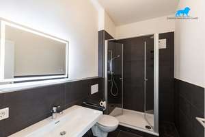 Elegante Neubau 2 Z. Dachgeschoßwohnung mit Südbalkon – Hippelstraße 61a, 81827 Waldtrudering, München – Vorschaubild 3