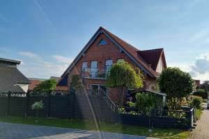 3 Zimmerwohnung  plus Atelier / Dachgeschoss mit Einbauküche.