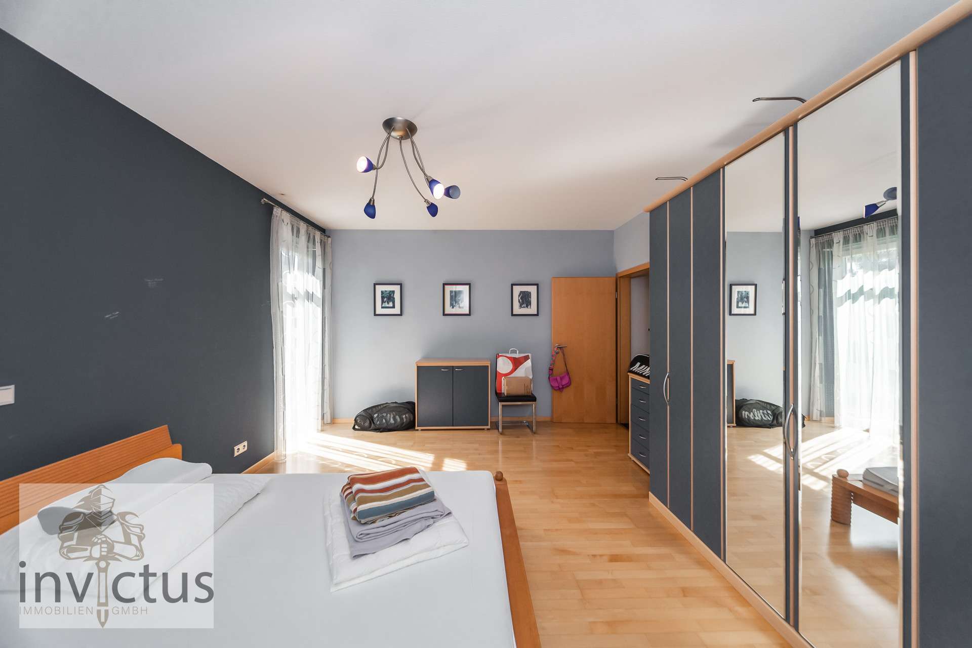 Immobilie in Langenbrettach - Ein Haus, das inspiriert – tolle Architektur, perfekter Grundriss, mit Garage u. Garten - Gefühl pur - Bild 0