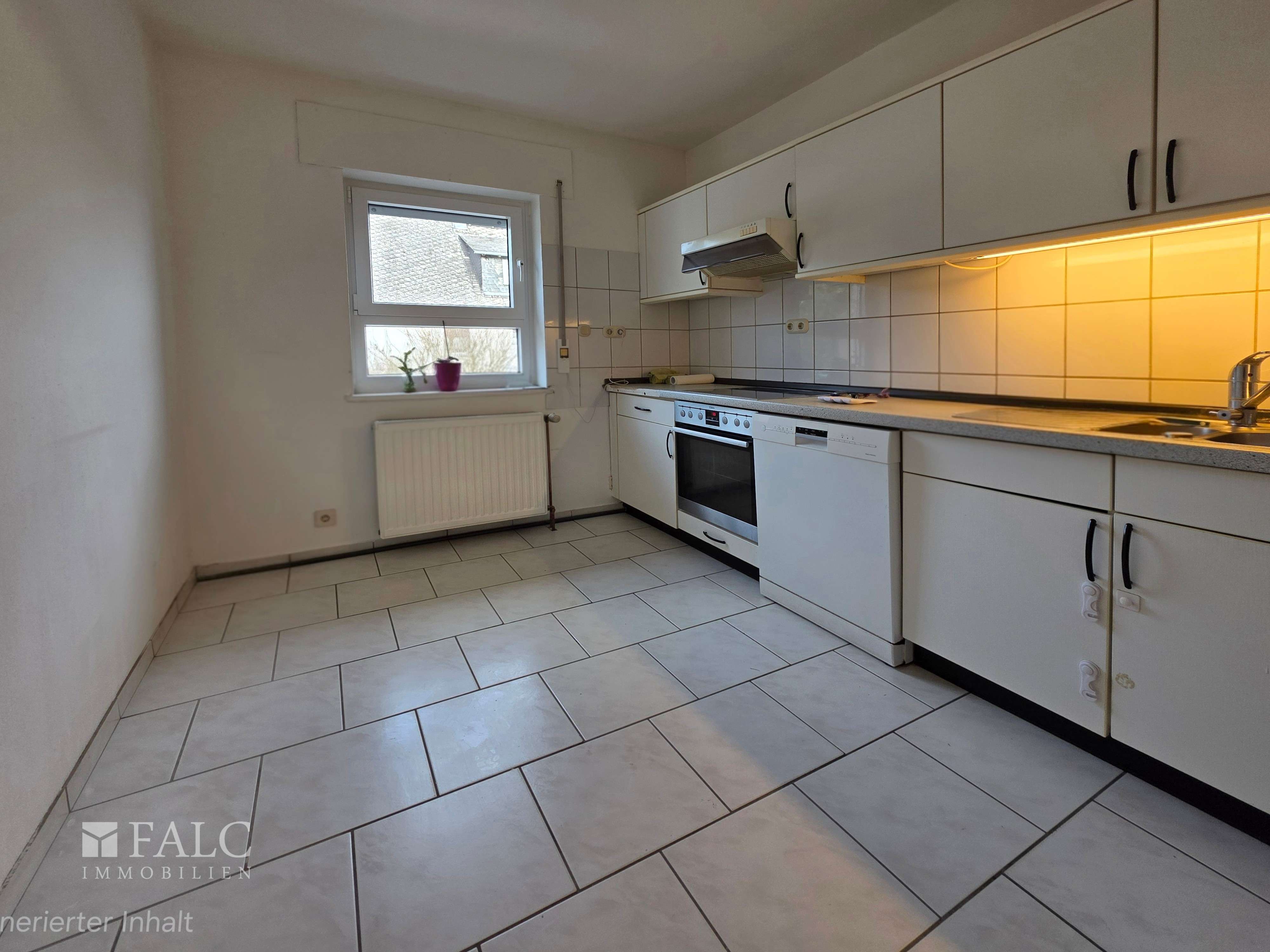 Immobilie in Wehrheim - Ein Haus - viele Möglichkeiten! Großfamilie, mehrere Generationen, Teilvermietung - Sie entscheiden! - Bild 0