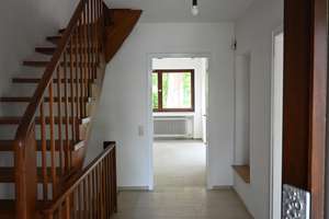 Frisch renoviertes Einfamilienhaus mit großem Garten in ruhiger Lage in Aachen-Eilendorf 