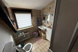 Gepflegtes Dreifamilienhaus mit 2 Garagen und großem Grundstück in  Regensburg Schwabelweis – Die vollständige Adresse der Immobilie erhältst du vom Anbieter., 93055 Schwabelweis, Regensburg – Vorschaubild 21