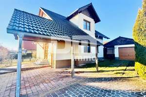 Umfangreich saniertes Einfamilienhaus mit großer Terrasse, Garage, Carport und Einliegerbereich – Die vollständige Adresse der Immobilie erhältst du vom Anbieter., 6333 Walbeck – Vorschaubild 1