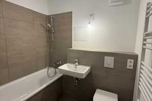4 Zimmer - hell - moderner Standard - ab sofort – Baikalplatz 6, 16321 Barnim (Kreis) – Vorschaubild 7