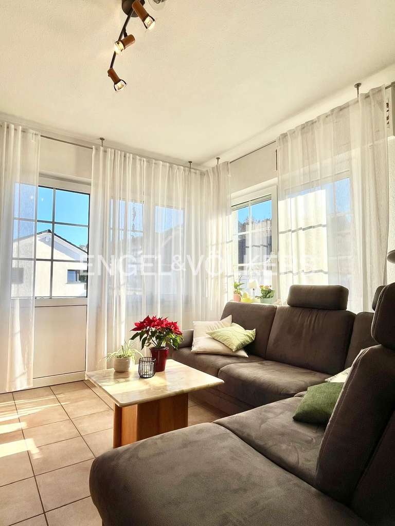 Immobilie in Jungingen - Mehrgenerationenhaus in Jungingen bei Hechingen mit Garten, 2 Balkonen und zweiter Einheit mit vi... - Bild 2