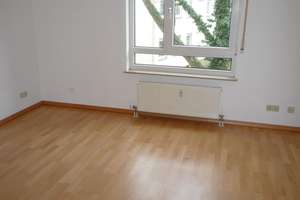 CITY CRUISER / Aber sehr ruhig gelegen. Schöne 3-Zimmerwohnung mit Einbauküche, Balkon + Tiefgarage – Schiersteiner Str. 37A, 65187 Rheingauviertel / Hollerborn, Wiesbaden – Vorschaubild 7