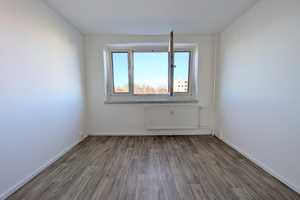 Sonnige 3-Raumwohnung inkl. Loggia mit Markise - auch WG-geeignet! – Carl-Bobach-Straße 14, 9120 Chemnitz – Vorschaubild 11