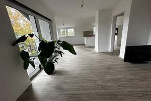 Energieeffiziente 3,5‑Zi‑Whg, EBK Photovoltaik, Wärmepumpe, Garten u barrierefreier Zugang – Die vollständige Adresse der Immobilie erhältst du vom Anbieter., 72108 Rottenburg am Neckar – Vorschaubild 2