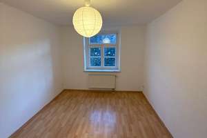WG-taugliche 3-Zimmer mit Einbauküche, Laminat, Balkon und Wanne in ruhiger Lage!  – Zschopauer Platz 5, 9126 Bernsdorf, Chemnitz – Vorschaubild 9