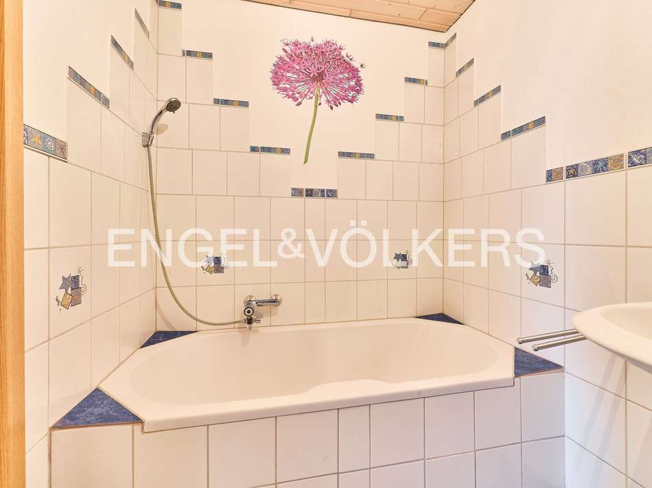 Badewanne in innenliegendem...