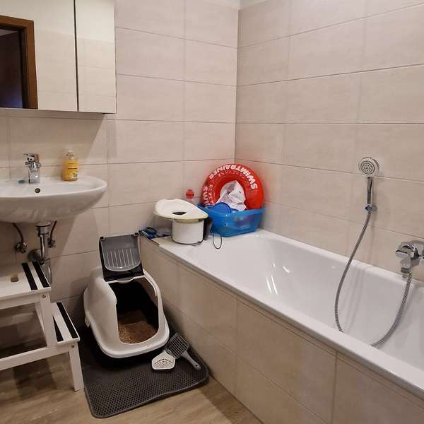 *** sehr schöne 3-Zimmer-Dachgeschoss-Wohnung mit 2 Balkonen und Einbauküche in Verlautenheide ***