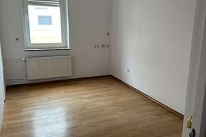Geräumiges 8-Raum-Einfamilienhaus mit EBK in Ober-Mörlen – Frankfurter Straße 47, 61239 Ober-Mörlen – Vorschaubild 9