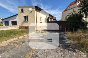 Grundstück mit Sanierungsobjekt in zentraler Lage – 92421 Schwandorf – Vorschaubild 1