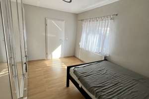 Haus nur für Sie. Vollmöbliert,  2 Bäder, Terasse, Garten, Parkplatz, Ubahn nähe – Hedelfinger Platz 5, 70329 Hedelfingen (Ortsteil), Stuttgart – Vorschaubild 6