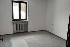 Geräumiges 6-Zimmer-Haus in Eichendorf – Die vollständige Adresse der Immobilie erhältst du vom Anbieter., 94428 Eichendorf – Vorschaubild 11