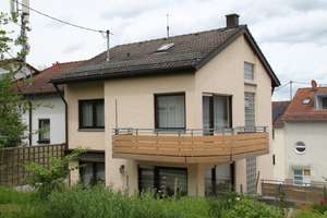 von privat: Gepflegtes Einfamilienhaus mit Einliegerwohnung in Zentrumslage von Stuttgart-Birkach