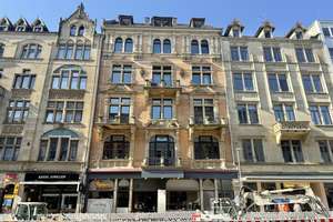 Großzügige Altbauwohnung in Innenstadtlage direkt am Marktplatz