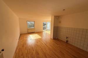 Zentral. Hell. Bezugsfertig mit Einbauküche – 2 Zimmer mit Balkon im Herzen der Stadt – Düsseldorfer Str. 8, 38440 Laagberg, Wolfsburg – Vorschaubild 2