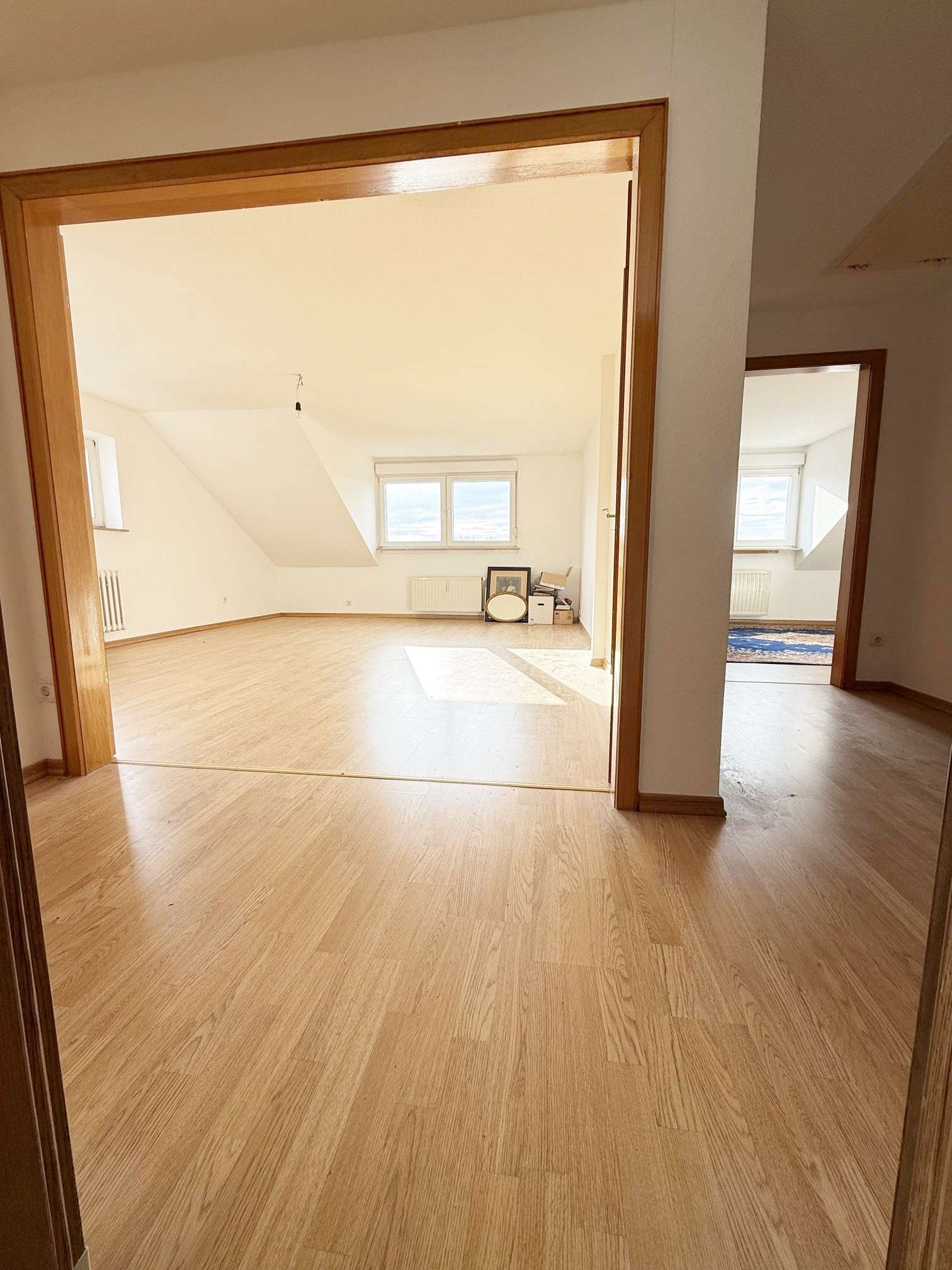 Immobilie in Monheim am Rhein - Mehrgenerationenhaus mit vielseitigem Potenzial. - Bild 0