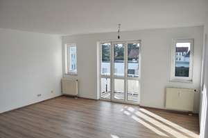 * Eigennutzung möglich * lichtdurchflutet * Tageslichtküche * Wanne * 3 Balkone * – Brunnenstraße 1, 4288 Liebertwolkwitz, Leipzig – Vorschaubild 3