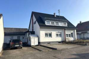*Kapitalanlage oder Generationenwohnen* Zweifamilienhaus: Ausbaumöglichkeiten, Garten, Parkplätze – Die vollständige Adresse der Immobilie erhältst du vom Anbieter., 74564 Crailsheim – Vorschaubild 1