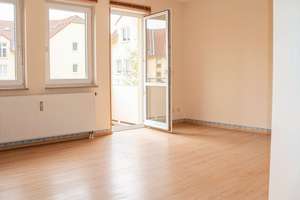 Dachgeschoss-Perle mit separater Küche und Tageslichtbad – vermietet, mit Garage und Speicher – 4319 Althen-Kleinpösna, Leipzig – Vorschaubild 3