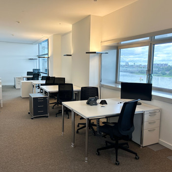 Privater Büroraum für 5 Person in Signature Kranhaus Süd