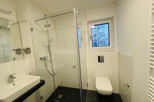 Moderne möblierte Wohnung direkt in Adlershof mit EBK sowie Balkon!!!! – Otto-Franke-Straße 45, 12489 Adlershof, Berlin – Vorschaubild 3