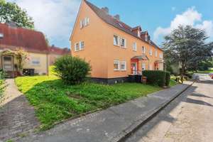 Charmantes Mehrfamilienhaus mit drei Wohneinheiten in Kassel – Die vollständige Adresse der Immobilie erhältst du vom Anbieter., 34127 Philippinenhof, Kassel – Vorschaubild 1