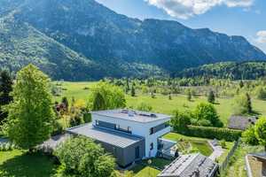 Architektur trifft Alpenblick: Exklusives Familiendomizil im Chiemgau mit Almhütte und Schwimmteich – Traunstein (Kreis) – Vorschaubild 3