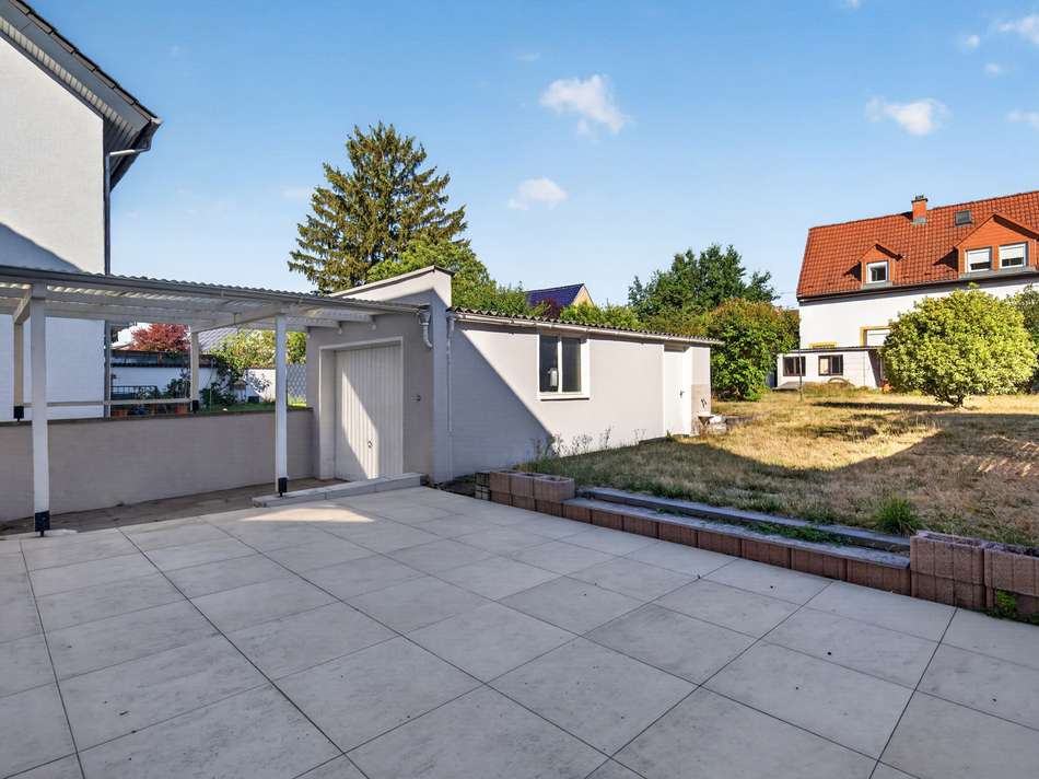 Blick Terrasse Garage