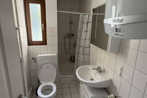 Mitten in Biebrich und doch ruhig gelegen! Chice, modernisierte 2 ZKB, Hoflage – Stettiner Str. 19, 65203 Biebrich, Wiesbaden – Vorschaubild 14