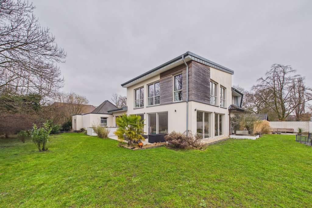 Immobilie in Ahaus - Exklusive Familienresidenz mit privatem Spa-Bereich in ruhiger Sackgassenlage - Bild 0