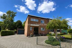 DOPPELHAUSHÄLFTE MIT SONNENTERRASSE, GARTEN, GARAGE, DREI STELLPLÄTZEN – GESTALTEN SIE IHR TRAUMHAUS