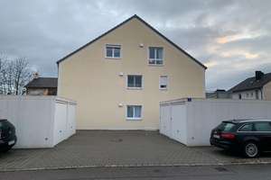 Neuwertige 4-Raum-Dachgeschosswohnung mit Balkon und Einbauküche in 5 Parteienhaus – Eschenweg 1, 85117 Eitensheim – Vorschaubild 3
