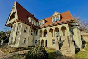 2-Zi-Whg mit Terrasse in sanierter Altbauvilla 
– Ein Projekt der Ambienta Bau Consult