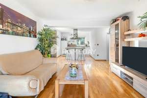 Neuwertiger Wohntraum mit großer Süd-Loggia, EBK und Tiefgarage  im begehrten Proviantbachviertel