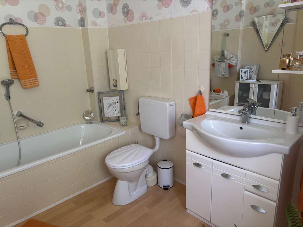 Immobilie in Bad Salzdetfurth - Zweifamilienhaus ab Juni zum Einzug frei in Groß Düngen - Bild 2