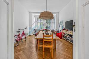 Großzügige 3,5-Zimmer-Altbauwohnung mit Balkon – stilvoll renoviert und modernisiert – Die vollständige Adresse der Immobilie erhältst du vom Anbieter., 10247 Friedrichshain, Berlin – Vorschaubild 3