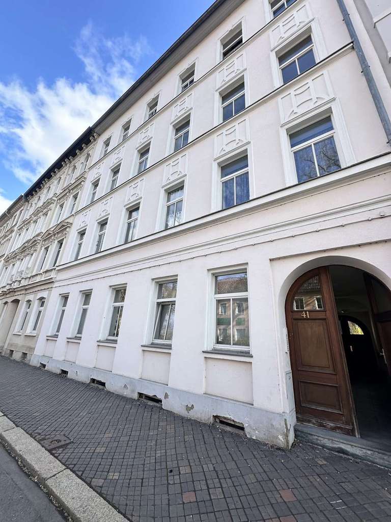 Immobilie in Gera - Solide Kapitalanlage - 2 Zimmer Wohnung mit großen Südbalkon in Gera Stadtmitte - Bild 1