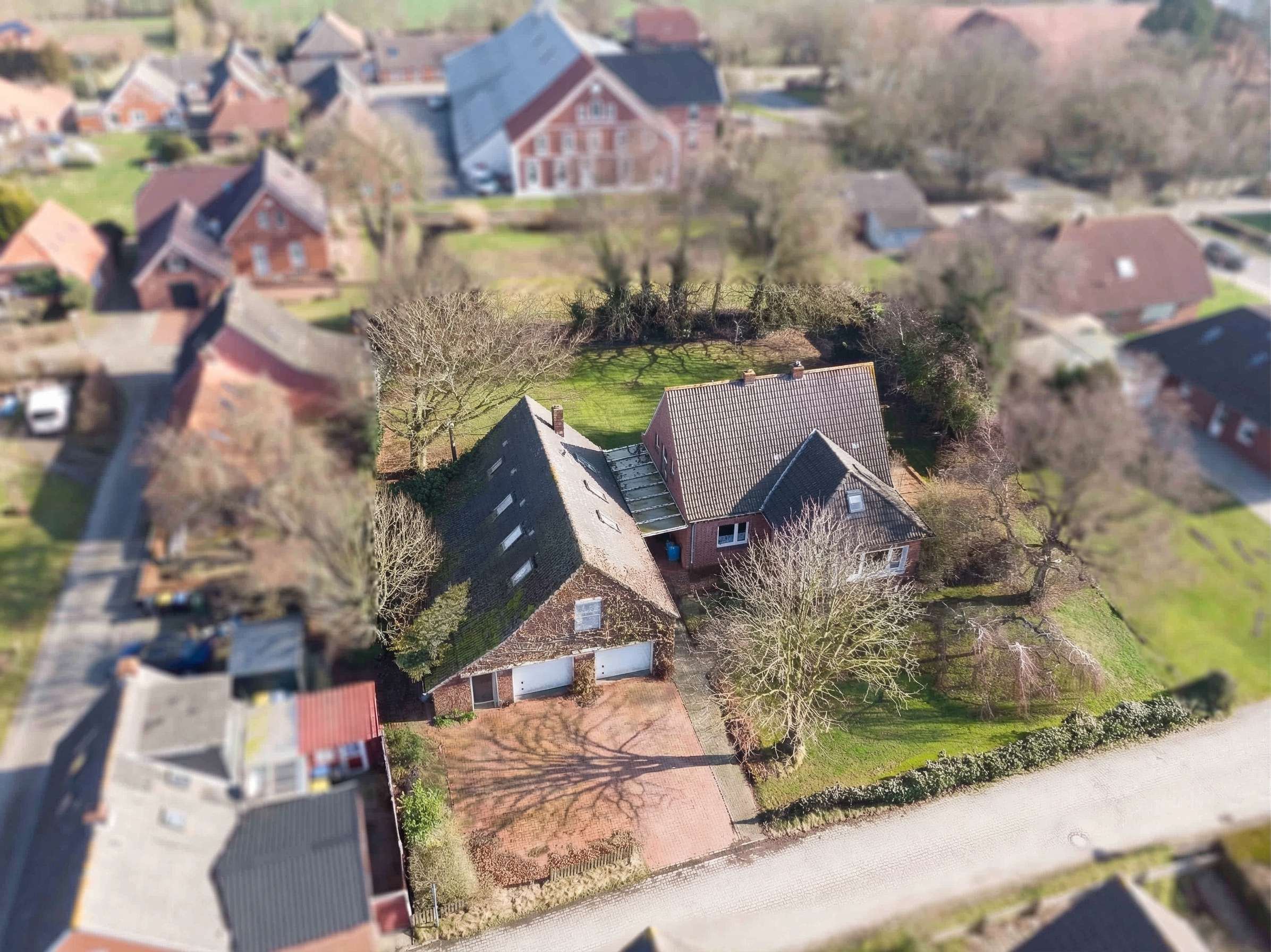 Einfamilienhaus mit Potenzial, zwei Garagen und separater Einliegerwohnung, Aurich Kreis – Bild 2