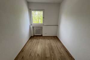 Helle 3 Zi.-Whng.- mit einem Wannenbad mit Fenster - Balkon - Duisburg Rheinhausen – Lortzingstraße 13, 47226 Rheinhausen-Mitte, Duisburg – Vorschaubild 6