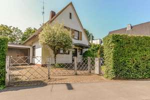 Freist 1-FH in fußläufiger Citylage von Opladen * ca 117 m² Wfl. * ca. 732 m² Grund * Modernisierung – Die vollständige Adresse der Immobilie erhältst du vom Anbieter., 51379 Opladen, Leverkusen – Vorschaubild 3