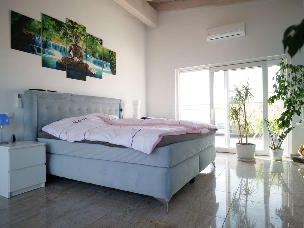 Immobilie in Ober-Olm - Unternehmer-Villa mit Weitblick und vielseitigen Nutzungsmöglichkeiten – Toplage direkt vor Mainz - Bild 3