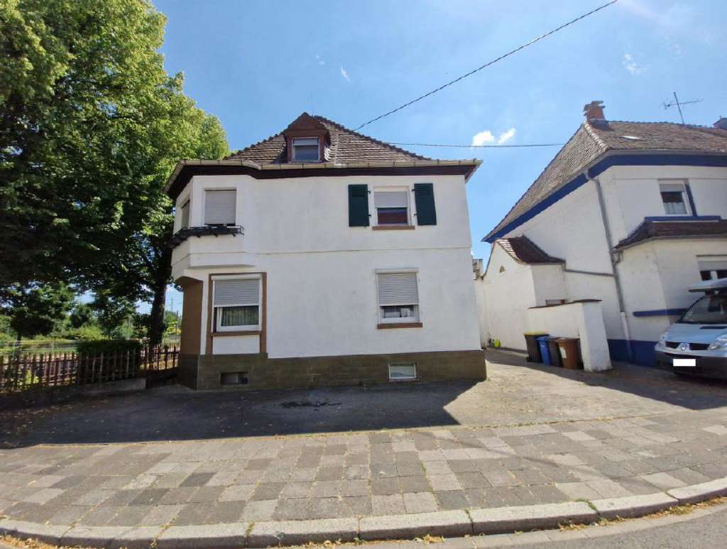 Immobilie in Ludwigshafen am Rhein - Charmante Dachgeschosswohnung mit 3 Zimmern in LU-Oppau – Ideal für Singles, Paare & kleine Familien - Bild 0